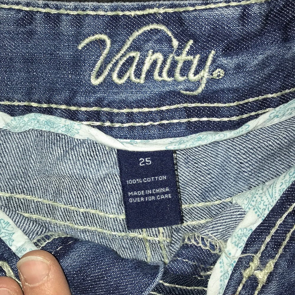 Vanity Shorts - Picture 2 of 5
